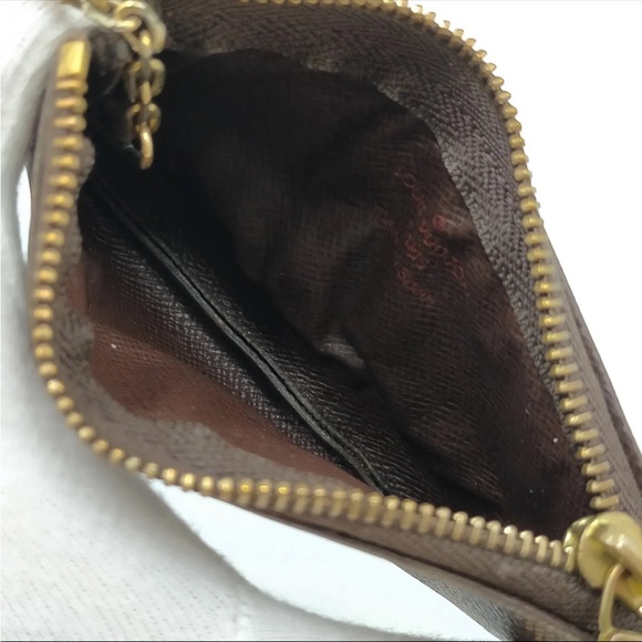 Louis Vuitton Key Pouch - Picture 4 of 9